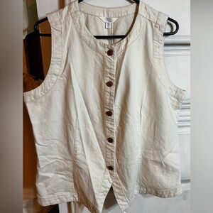 Sleeveless button up Top